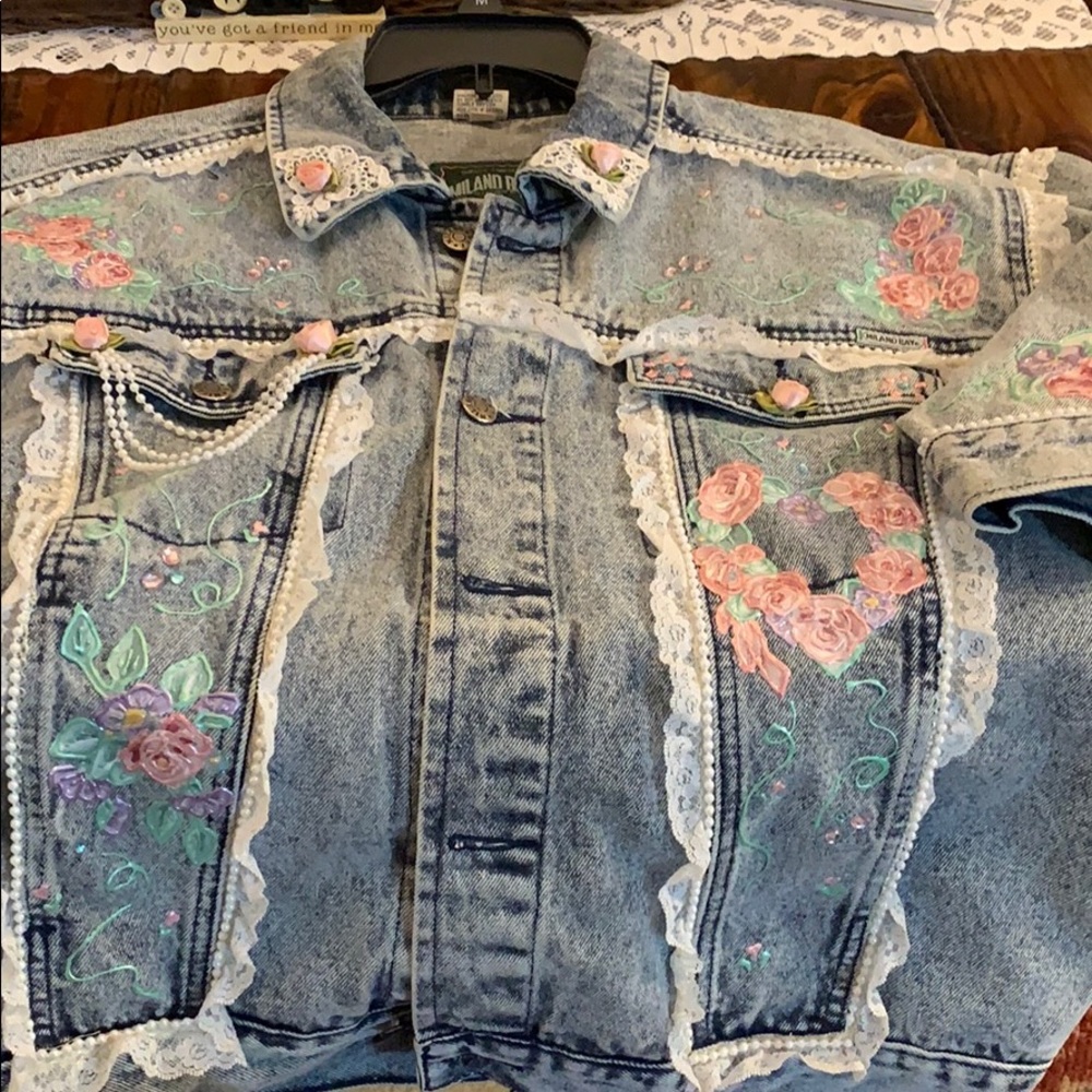 Jean jacket with roses